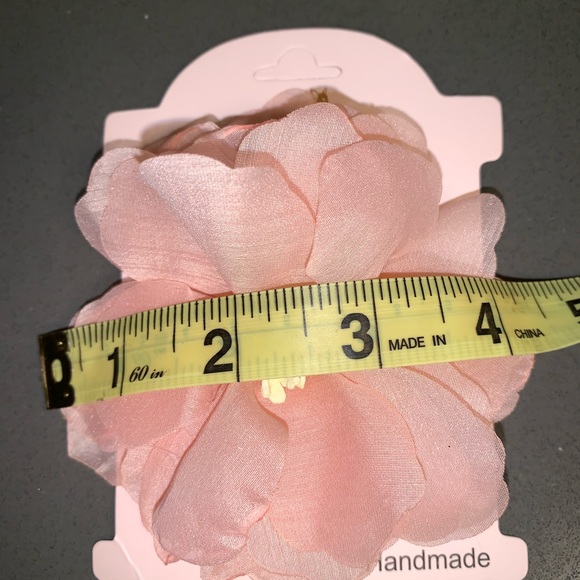 Little girl peach flower - Picture 2 of 3